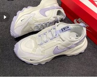 Nike TC7900 紫色 小白鞋 男女款 運動鞋 休閒鞋 奶白 老爹鞋 厚底鞋 增高鞋