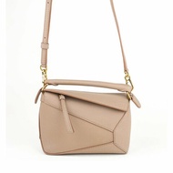LOEWE Mini Puzzle Bag 迷你拼圖包｜Light Oat 燕麥色小牛皮兩用斜背包｜KÉSH 凱仕精品