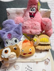 ☪️（代購賣$2xx）日版哈爾移動城堡卡西火公仔心口針 卡西法 龍貓貓巴士公仔心口針 $158@1 $300@2不議價約14cm、絕版小魔怪筆袋 $109.9@約25 cm、肌肉海綿寶寶派大星公仔 可