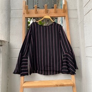 2hand flared sleeve shirt 62cm long code 279