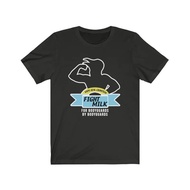 T-shirt dengan cetakan "Fight Milk Crowtien For Bodyguard" yang diilhamkan oleh "It's Always Sunny I
