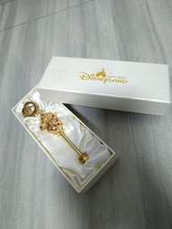 迪士尼限量1000個 米奇皇冠閃石魔法棒形吊飾