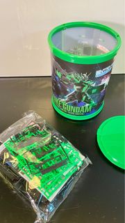 BANDAI  限量版 EG 突擊高達 再生材料 熒光綠 拼裝模型