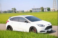 售2013年 FORD FOCUS ST 6速手排 精品全車 400匹馬力 可鑑定試車全額貸 0987707884汪