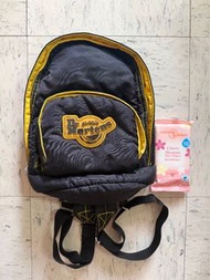 Dr. Martens 黑色黃邊小背包