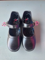 รองเท้านักเรียนหญิง POPTEEN