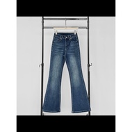 Atipa Bell-Bottom Jeans Beautiful Shape Stretch Fabric Aum Patcharapa Model Second Hand Size M Color
