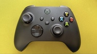 Xbox Wireless Controller + 可充電鋰電池