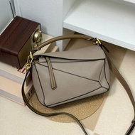 （專櫃在售12萬😨）🏷Loewe 羅意威．Small Puzzle 沙色