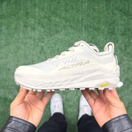Altra Olympus 6 運動跑鞋