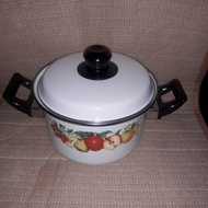 Dutch Oven Enamel Pans in various sizes