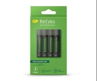 GP ReCyko快速USB充電寶 (M451), 連鎳氫充電池 AAA 950mAh 4粒 售157