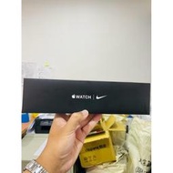 蘋果原廠 Apple Watch SE 40 沒有充電器 正面螢幕有裂痕 A2351 