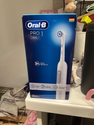 Oral-B PRO 1 1000 電動牙刷