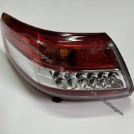 ไฟท้าย LED สำหรับ Toyota Camry รุ่นอเมริกันและตะวันออกกลาง ไฟเบรก ไฟท้ายแบบแยกส่วน ไฟท้ายแบบแยกส่วน