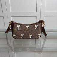 Coach Snoopy 手提包