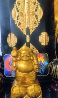 東密大黑天神像（日本福德正神）高21.5cm，樹脂造好墜手，適合供奉或家居風水擺設，福德财富，增進戰鬥競争事業困難挑戰勝負力量，守護家宅飲食豐足，開拓财源，吸引事業贵人，消除障礙災禍，負能量干擾，守護