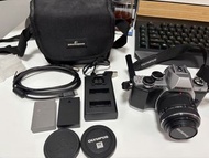出售全套Olympus OM-D E-M10 (一代) 相機連鏡頭（不議價）