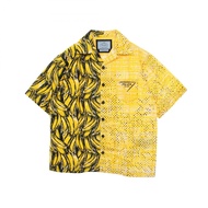 [มือสอง] เสื้อเชิ้ตแขนสั้นผ้าฝ้ายคอเปิดทรงกล้วยหอม Prada Double Match สำหรับผู้ชาย (UCS406) สภาพ A