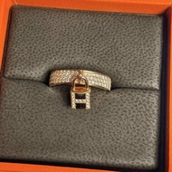 Hermes 18k金玫瑰金鎖頭滿鑽戒指 專櫃在售款配件齊全 只戴了一次 成色很新 53碼 原價30萬