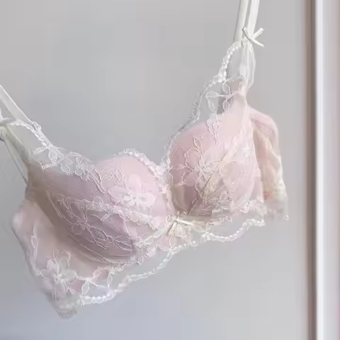 French-style Lace New-style Lingerie - Cute Back Design, Gathers and Lifts Bra