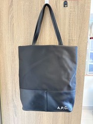 A.P.C. 黑色皮革托特包