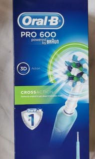 BRAUN Oral-B Pro 600 電動牙刷