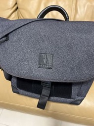 Alpaka 灰色斜孭袋messenger bag