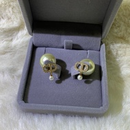 Dior 迪奧 金色水鑽字樣 珍珠耳環 XB605