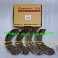 Triton rear brake pads 4600A106