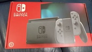 Nintendo Switch 主機連紅色Joy-Con及龍紋保護套
