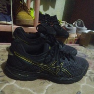 Asics second Shoes 40.5