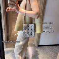 A-🥨Issey Miyake Crossbody Small Square Box Rectangular Box Minimini4×5Portable Women's Shoulder Bag Geometric Diamond Pa