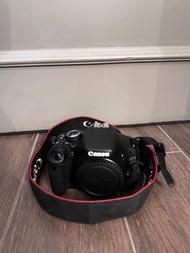 Canon 600D body with battery