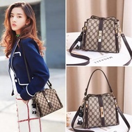 Tas Selempang Wanita Terlaris / Tas Import / Slingbag Elizabeth