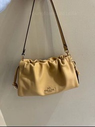 🌟誠信商家🌟蔻馳 COACH Faye 雲朵包