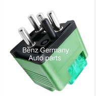 Mercedes Benz W124 w202 fuel pump relay New brand 0015429619