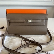Hermes Kelly to go 大象灰銀扣 Epsom皮 B刻 尺寸約20*12*3 附件原廠盒 塵袋