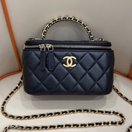 Chanel 香奈兒22k黑金羊皮手柄鏈條化妝盒長盒子