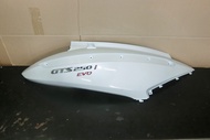 BODY COVER SET R/H VTS250 EVO250 WHITE SYM COVER BODY BELAKANG