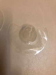接近全新 Medela Nipple Shield 乳頭保護套