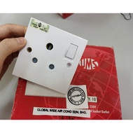 UMS 15AMP 250V 1 Gang Switched Socket Outlet