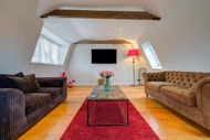 Stylish Retreat - 2Bed Home with Exposed Beams
