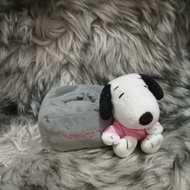 Boneka Snoopy tempat sesuatu