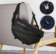 KF - 胸包男士斜挎機能包單肩包（加厚版黑色磁吸扣+鑰匙扣）【尺寸：40cm * 13cm * 20cm】#S019055022