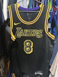 （絕版）Kobe Bryant 前8後24 Los Angeles Lakers 黑金