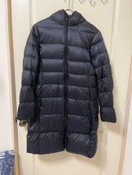 Uniqlo羽絨極輕黑色長版大衣