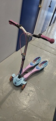 Frozen 冰雪奇緣 兒童三輪雙踏板滑板車