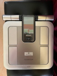 OMRON HBF-375 KaradaScan 體重磅