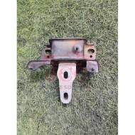 FORD FIESTA MK7 LEFT ENGINE MOUNTING GEARBOX MOUNTING (1A-2D-F306)
